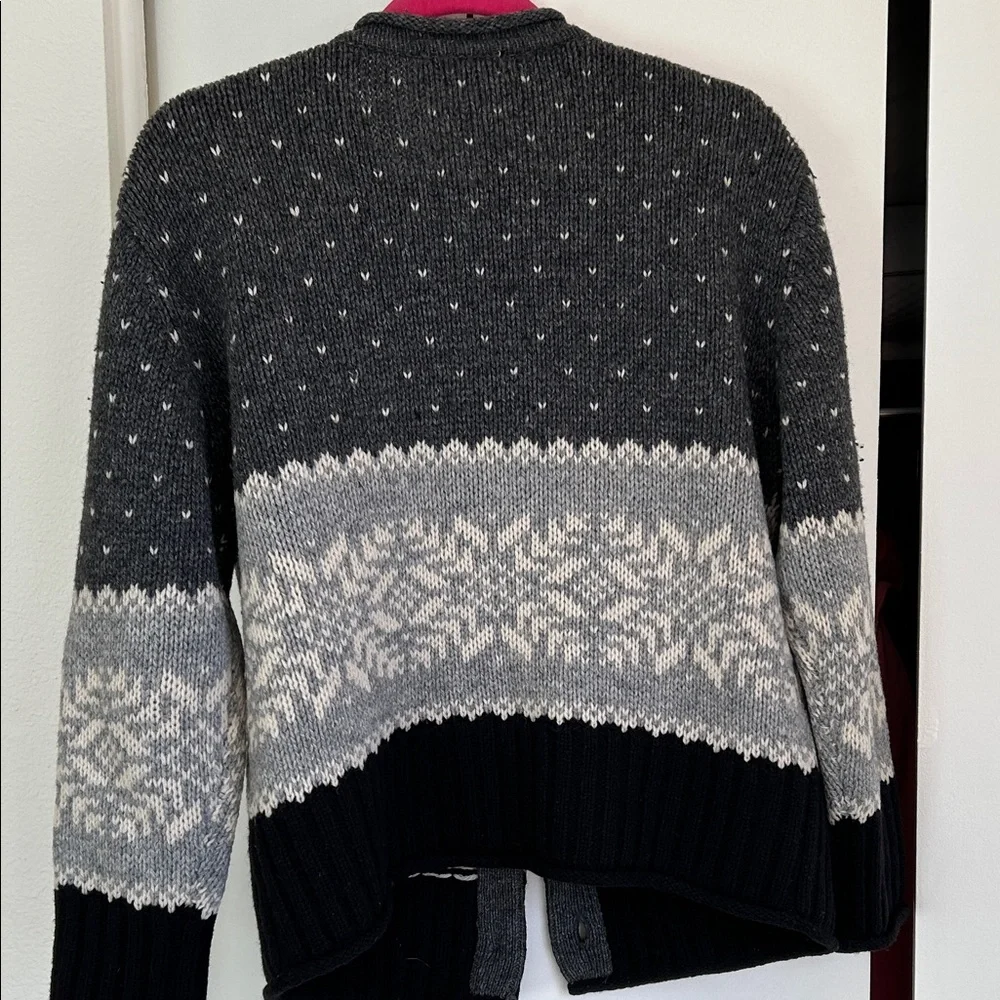 Eddie Bauer Charcoal and Cream Knit Cardigan - Picture 3 of 8